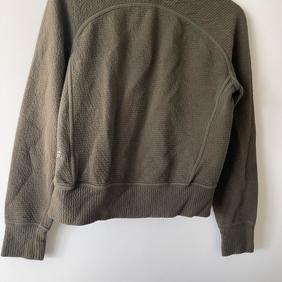 Lululemon sweater - green - Picture 2 of 2